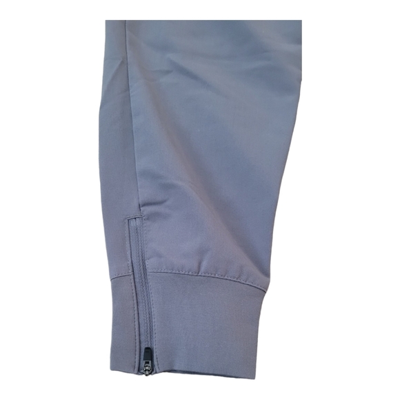 Jaanu Scrub Set - Picture 5 of 9